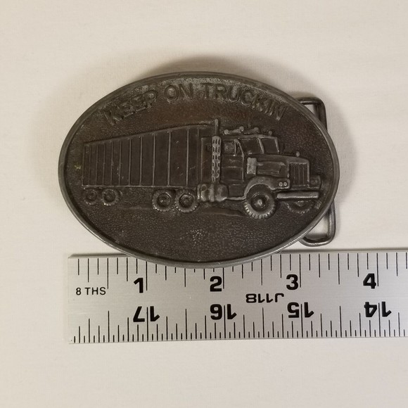 Vintage Metal Keep on Truckin Belt Buckle Oval Truck Driving Made in Hong Kong - Picture 4 of 4